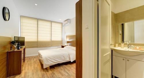 Laguardia Hotel