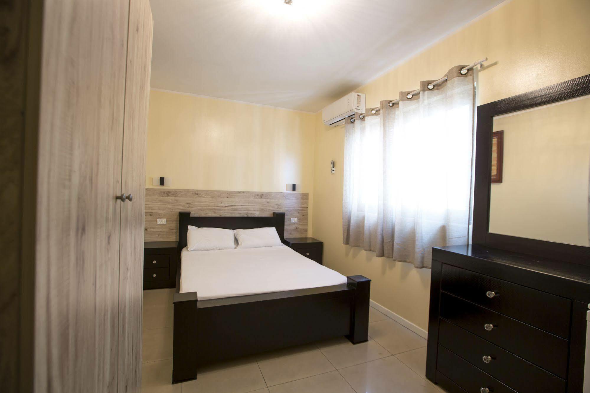 Laguardia Hotel 3*